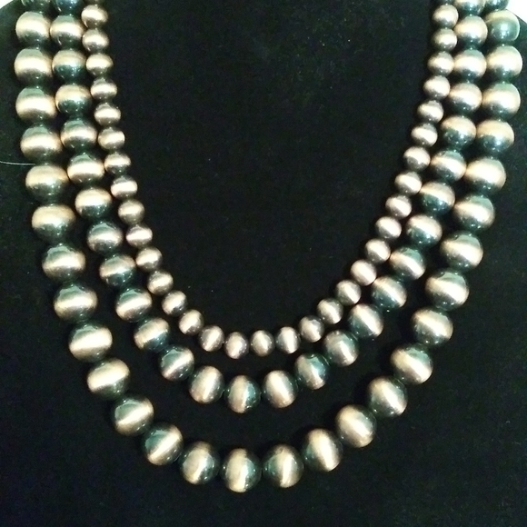 Costume beads necklace - Picture 1 of 1